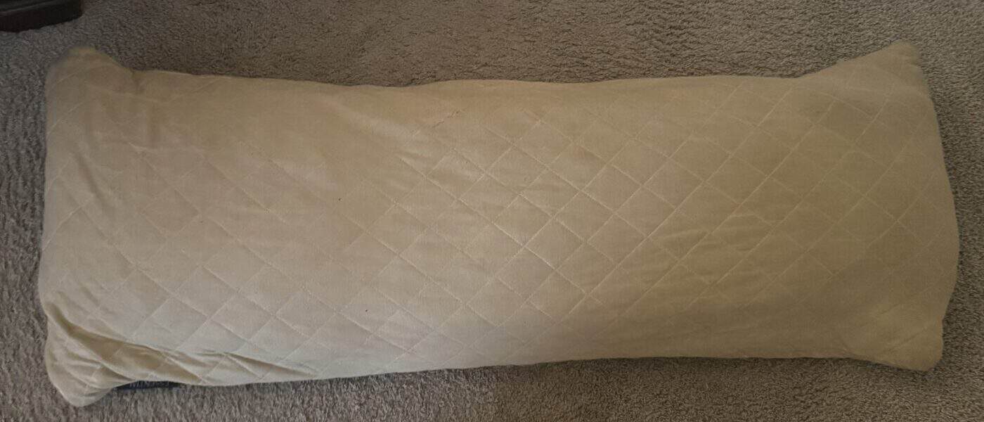 Best Body Pillows in 2026: Full-Length Support for Side Sleepers, Pregnancy, and Sore Mornings