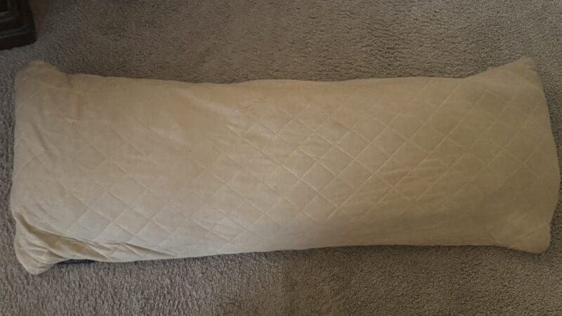 Best Body Pillows in 2026: Full-Length Support for Side Sleepers, Pregnancy, and Sore Mornings