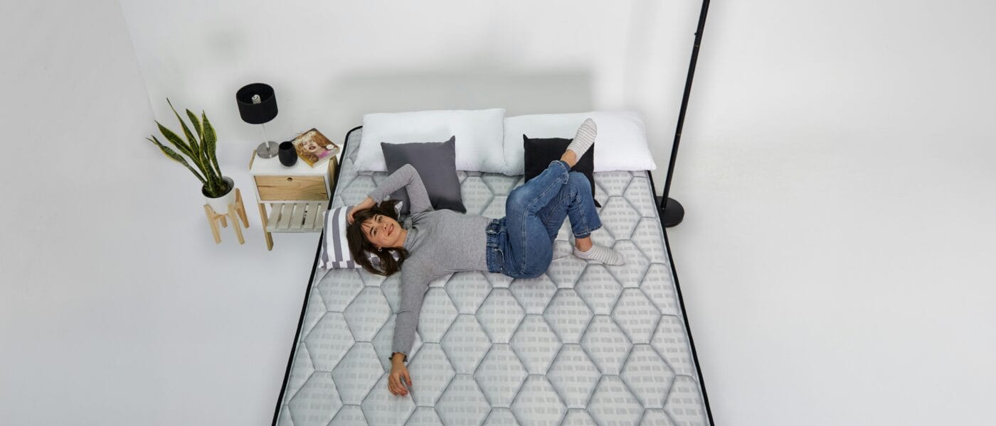 Memory Foam vs Hybrid Mattress in 2026: Pressure Relief, Support, and Which One Fits Your Sleep Style