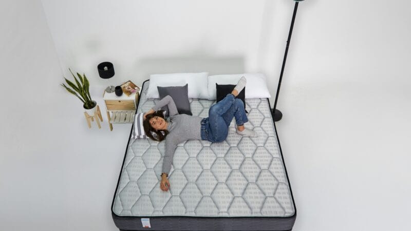 Memory Foam vs Hybrid Mattress in 2026: Pressure Relief, Support, and Which One Fits Your Sleep Style