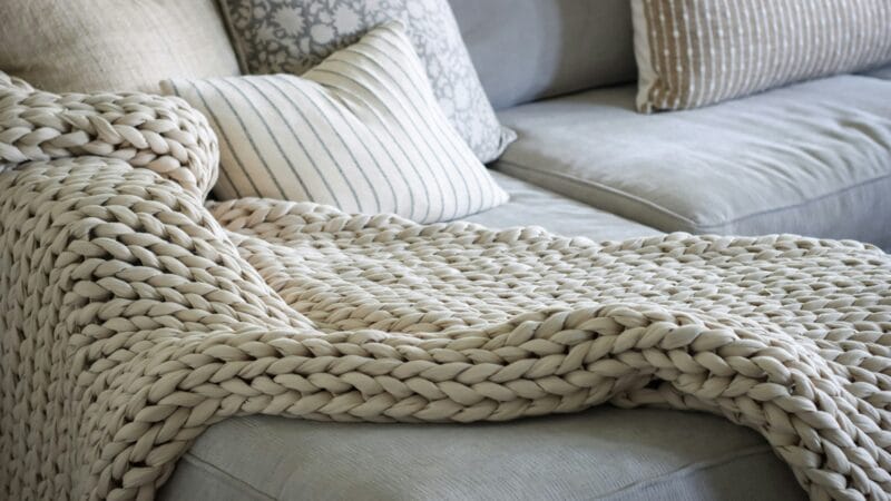 Best Throw Blankets for Couch and Bed in 2026: Soft Wash After Wash