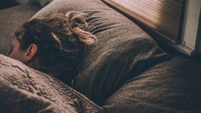 The Side Sleeper’s Guide to Waking Up Without a Kinked Neck
