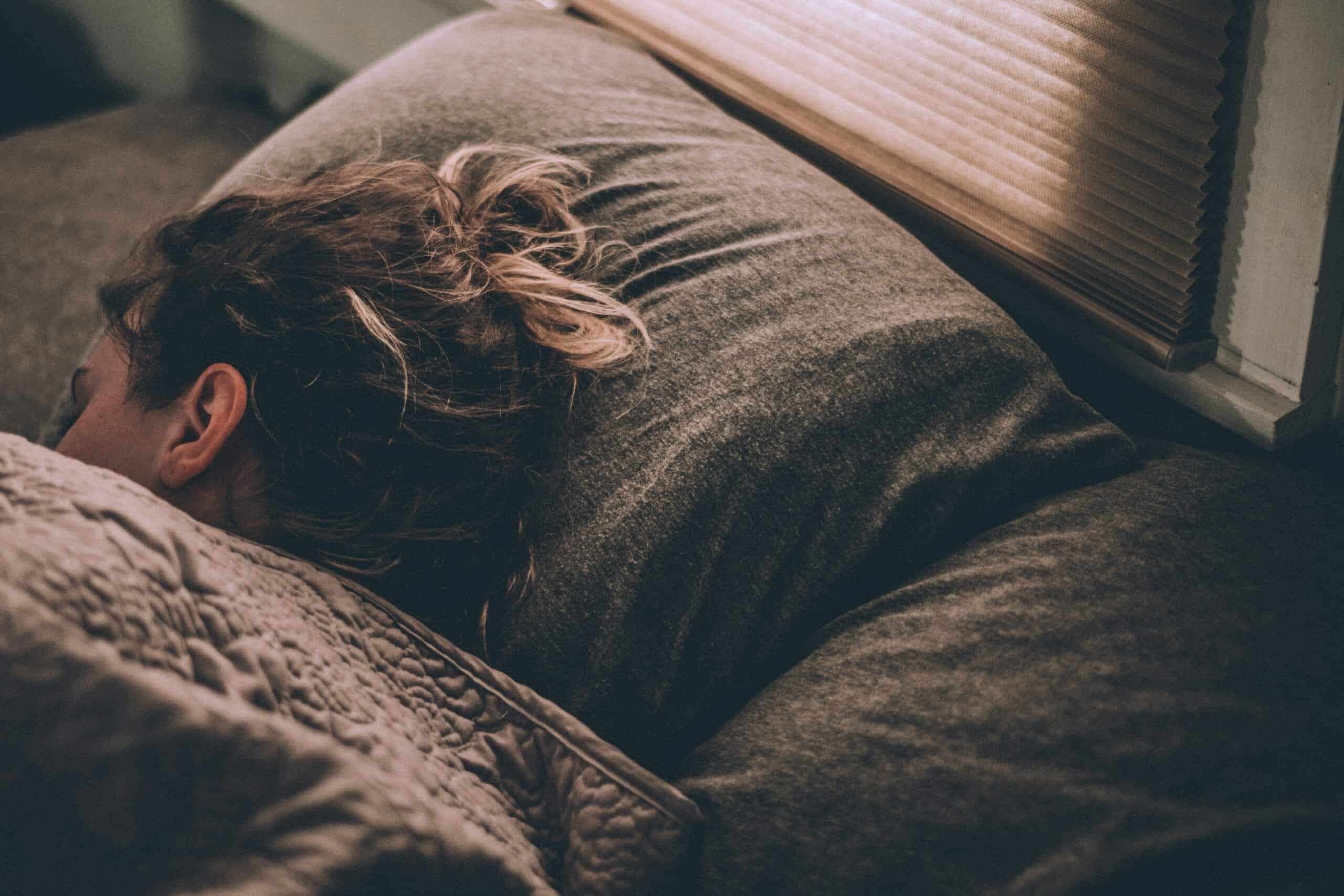 The Side Sleeper’s Guide to Waking Up Without a Kinked Neck