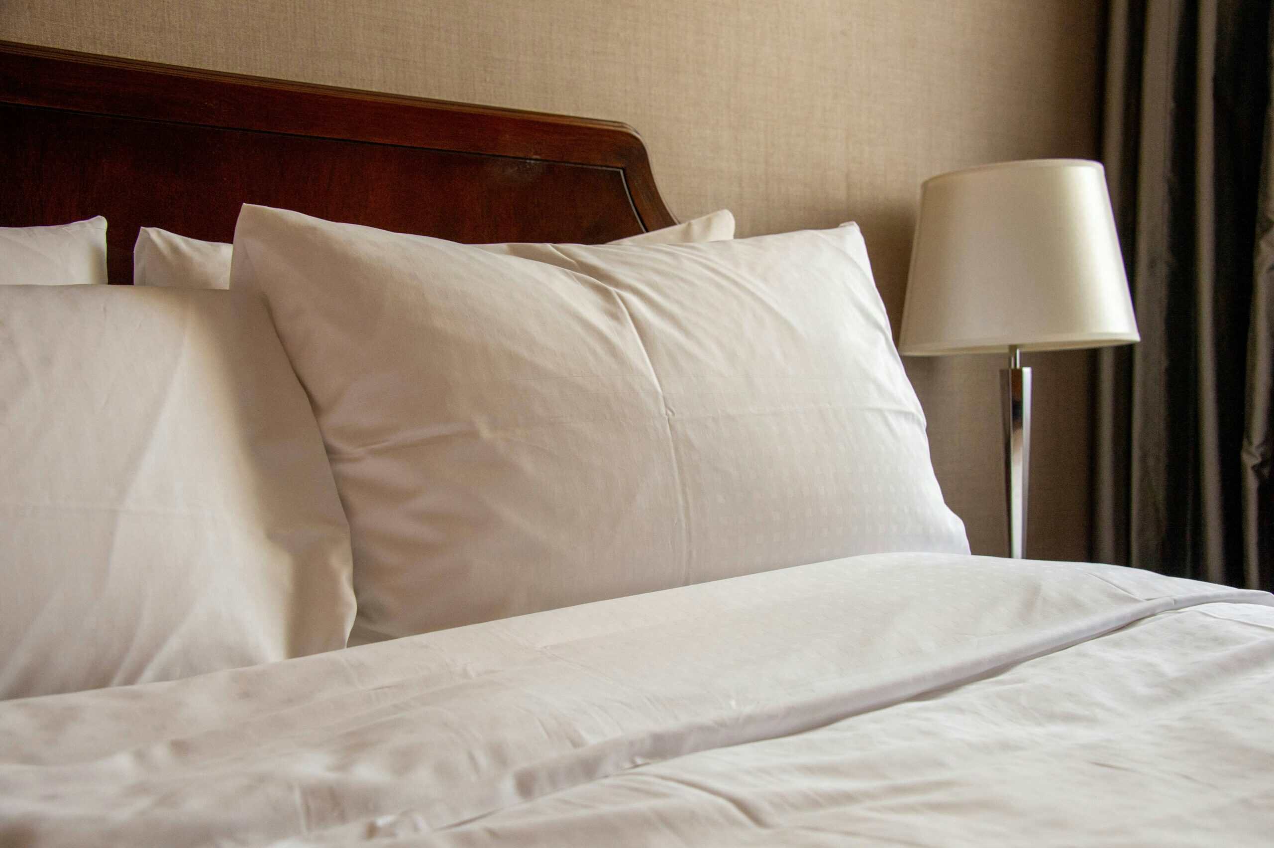 Microfiber vs Cotton Sheets: Which Sleeps Better