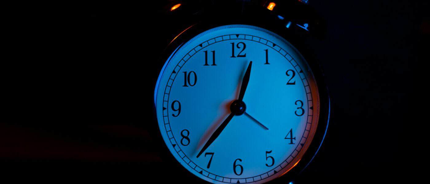 Best Alarm Clocks for Heavy Sleepers in 2026: Loud, Shaking, and Hard to Ignore