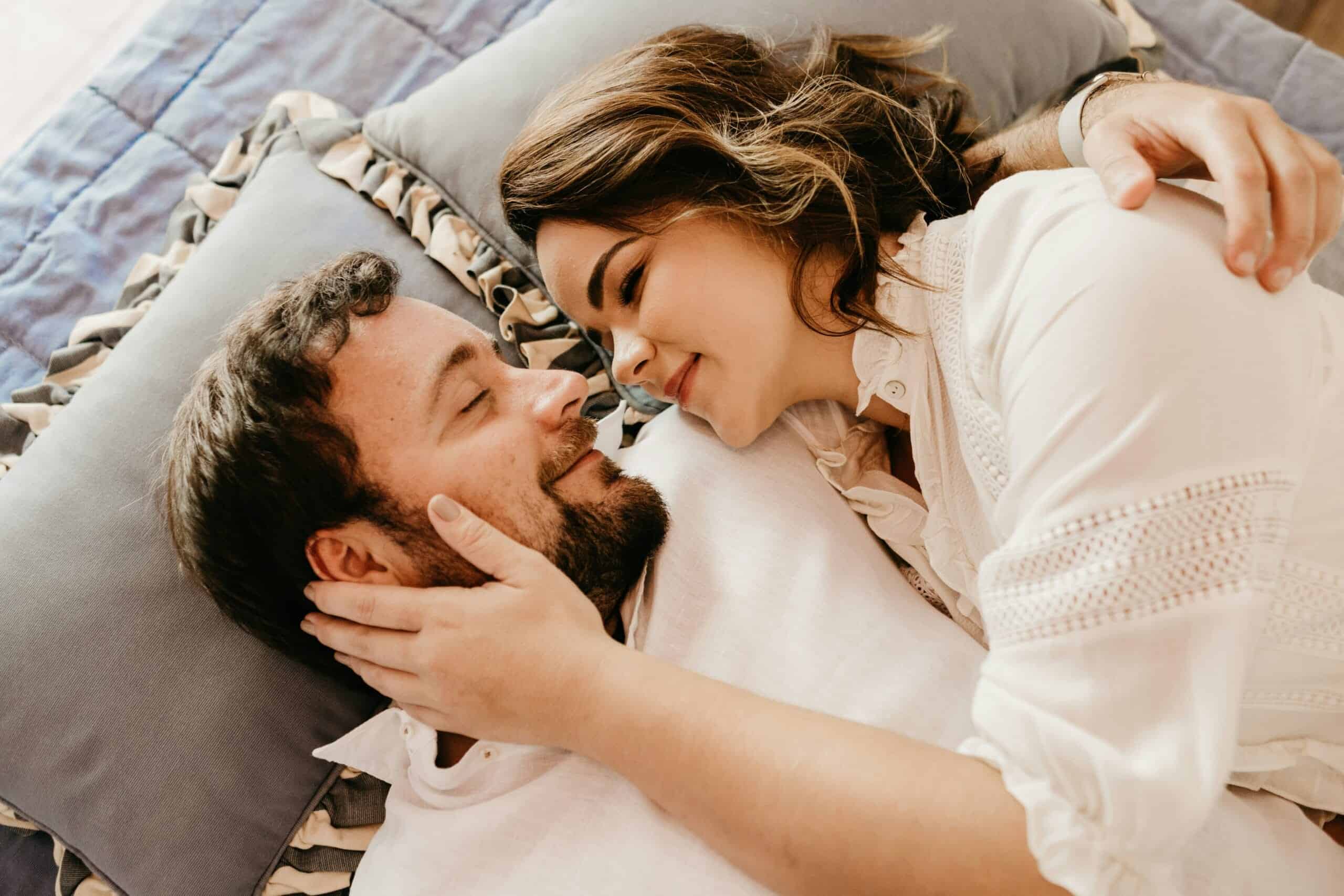 Best Pillows for Couples in 2026: Comfort for Two Different Sleepers