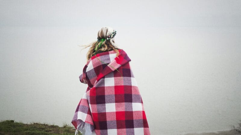 Best Wearable Blankets in 2026: Cozy, Hands-Free Warmth From Couch to Bed