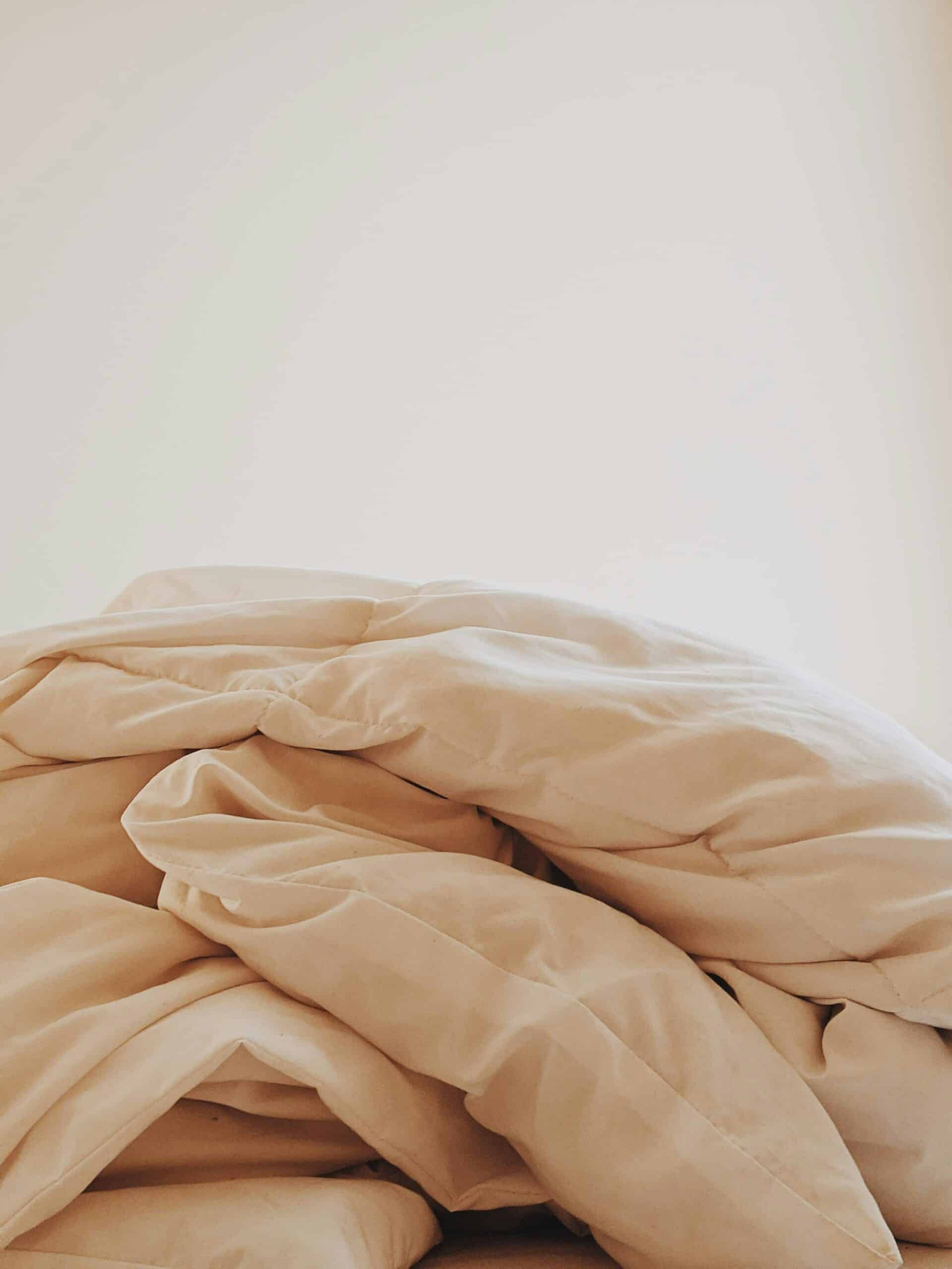 Weighted vs Regular Blanket: Which Is Right for Your Sleep?