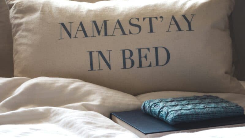 Body Pillow vs Pregnancy Pillow: Matching Support to Your Sleep