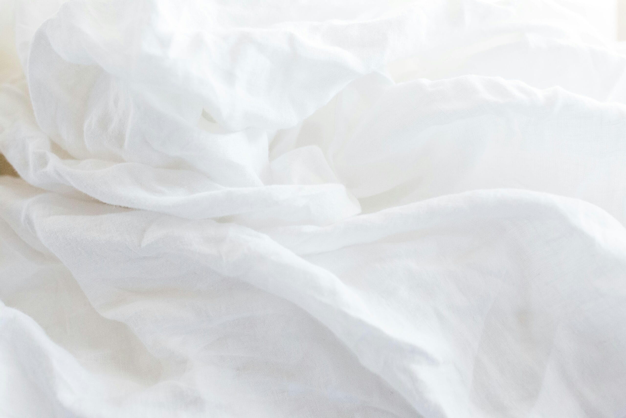 Linen vs Cotton Sheets: Which Keeps You Cooler and Lasts Longer?