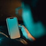 how screens affect sleep