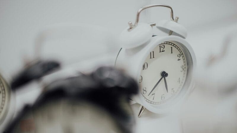 Beyond the 8 Hours: How Sleep Cycles Work and Dictate Your Rest