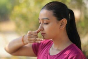 how to sleep with stuffy nose congested