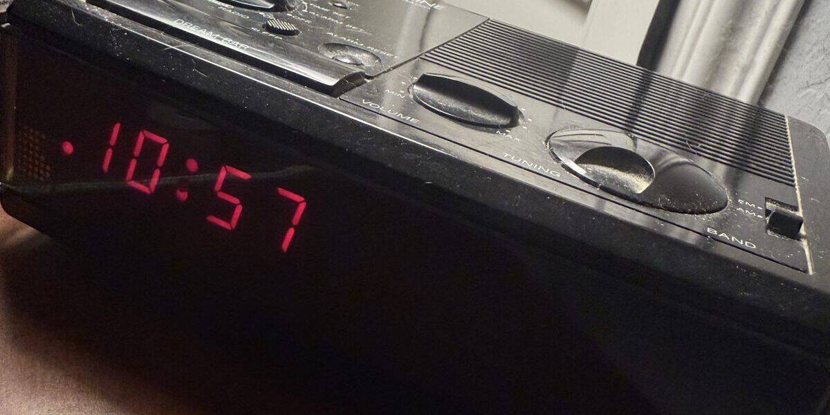 Best Alarm Clocks for Heavy Sleepers in 2026: Loud, Shaking, and Hard to Ignore