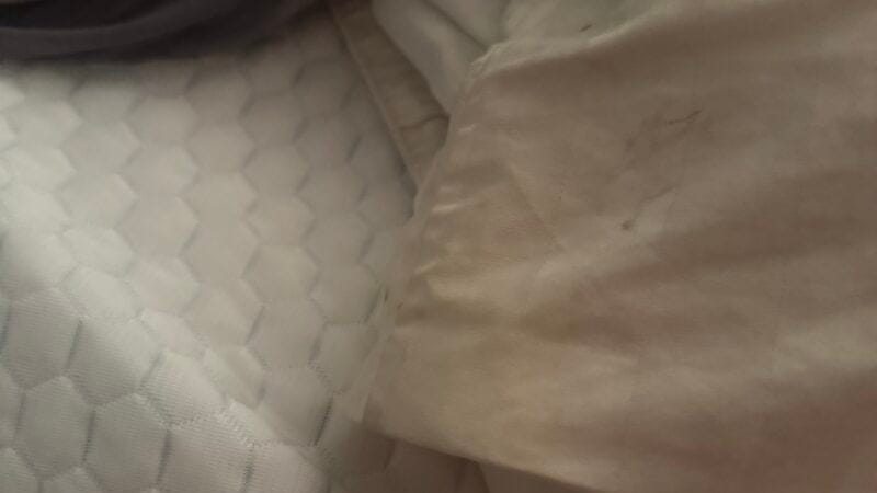 Best Bedding for Desert Climates in 2026: What Actually Works in Dry Heat