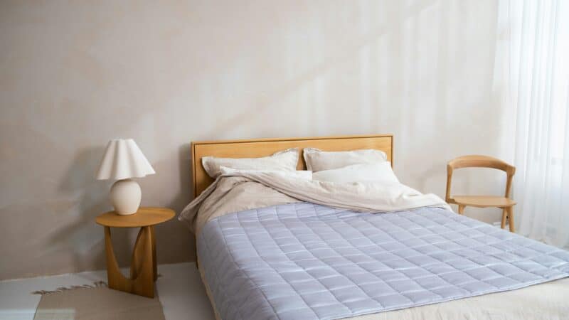 Best Cooling Quilts in 2026: The Flat Layer That Beats a Thick One