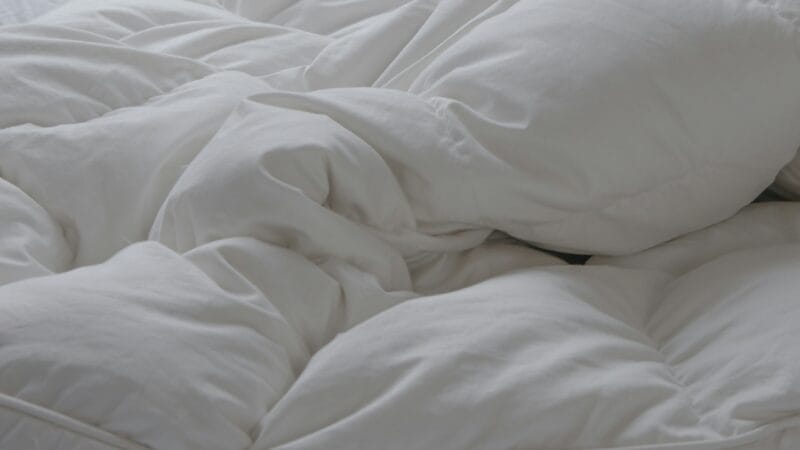 How to Keep a Duvet in Place: Stop the Shifting