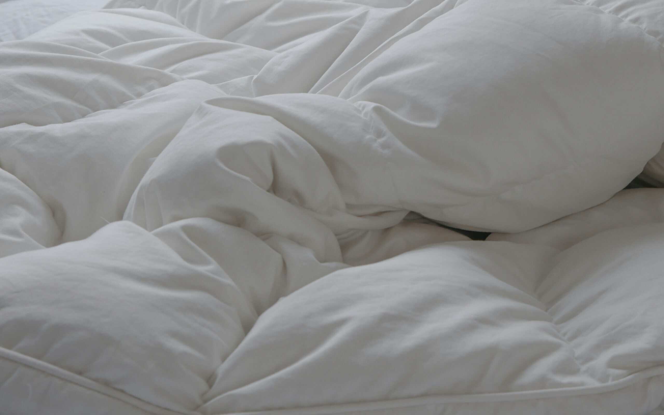 How to Keep a Duvet in Place: Stop the Shifting