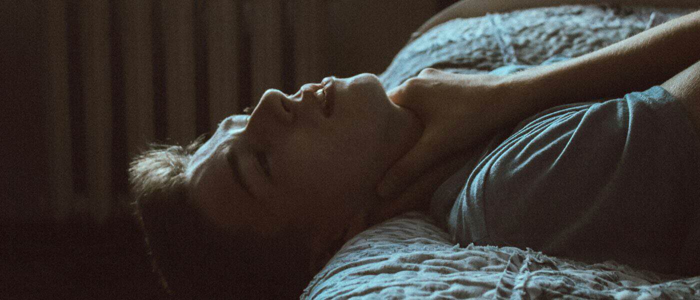 Why Does My Neck Hurt After Sleeping on My Side?