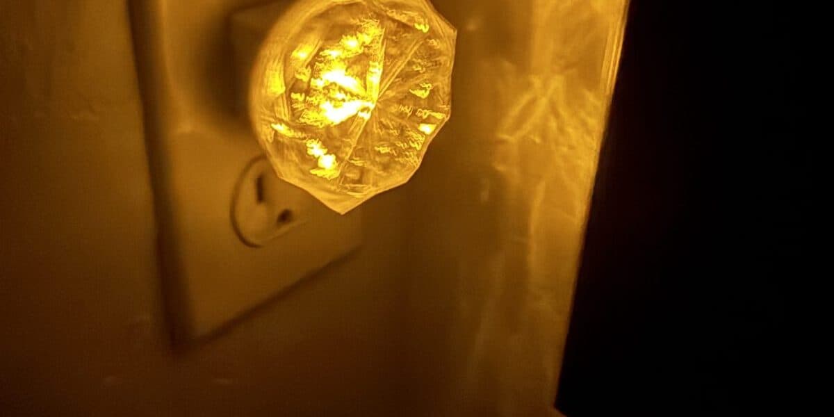 Best Night Lights for Sleep in 2026: Gentle Glow That Won’t Wreck Your Rest