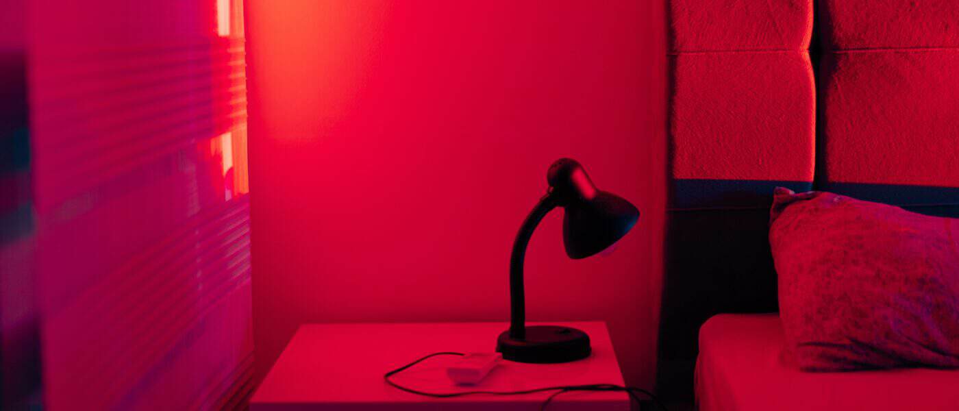 Best Red Light Bulbs in 2026: Evening Wind-Down Picks for a Sleep-Friendly Bedroom