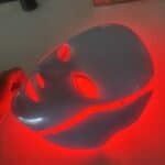 a red light therapy mask