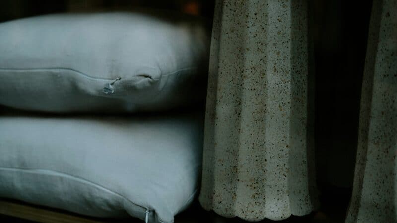 Signs Your Pillow Needs Replacing: When to Toss It