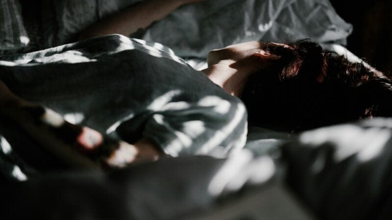 How to Sleep During the Day for Shift Workers: Light, Timing, and the Compromise Schedule
