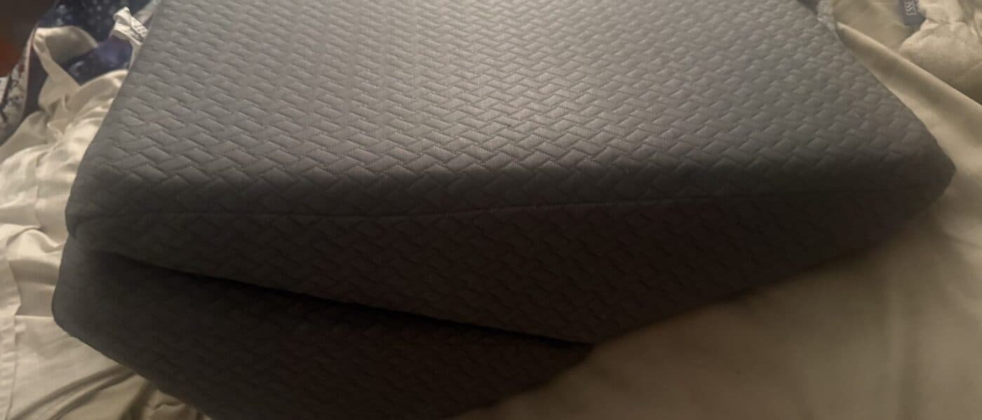 How to Stop a Wedge Pillow From Sliding Down