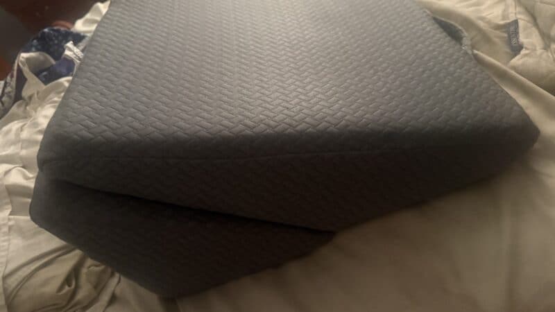 How to Stop a Wedge Pillow From Sliding Down