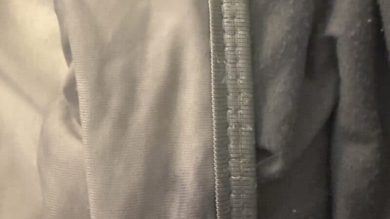 How to Tell Which Side of a Blanket Is the Cooling Side: Touch, Look, and Fabric Differences