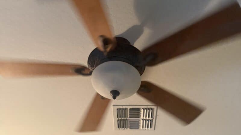 Do Ceiling Fans Actually Cool a Room? Cooling Guide For Hot Bedrooms