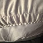 elastic band fitted sheets on bed