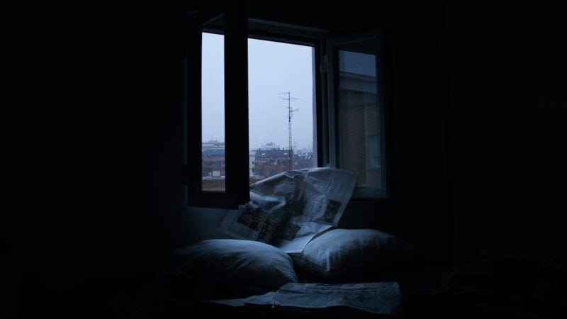 Best Bedding for Hot and Humid Climates in 2026: Why Cooling Gel Fails Where Air Is Wet