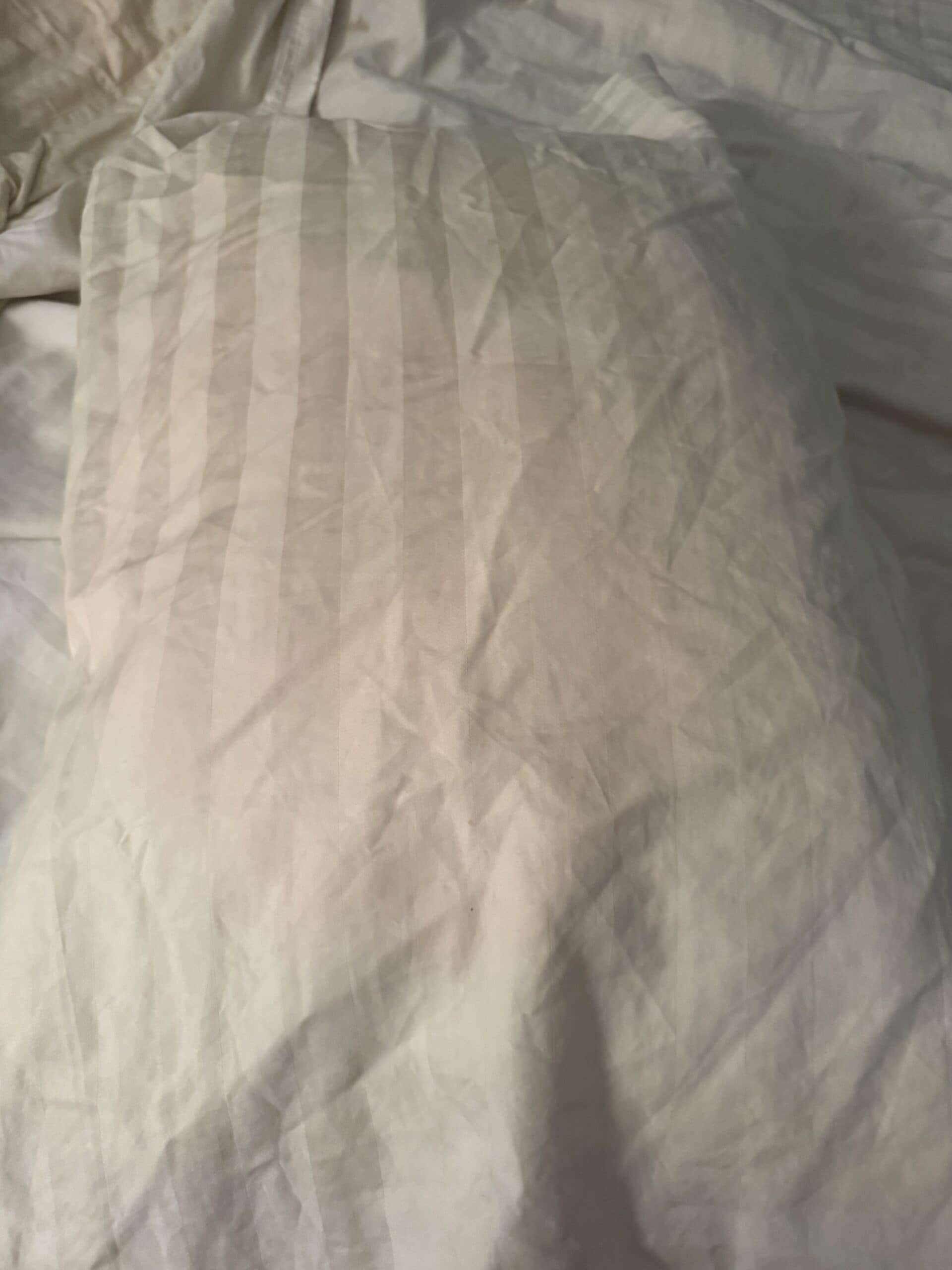 How Often Should You Wash a Pillowcase: Schedules, Fabrics, and What Builds Up