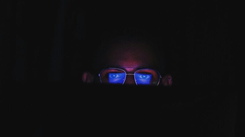 How Long Do Blue Light Glasses Take to Work? What Changes the First Night and What Takes Longer