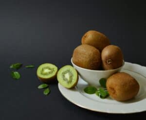 kiwis sitting in bowl