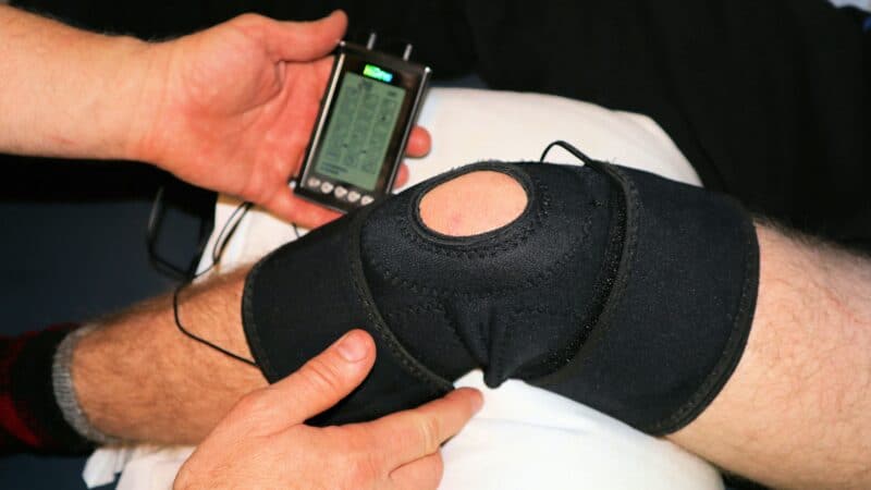 Best Knee Braces and Sleeves for Nighttime Pain in 2026: Support That Does Not Wreck Your Sleep