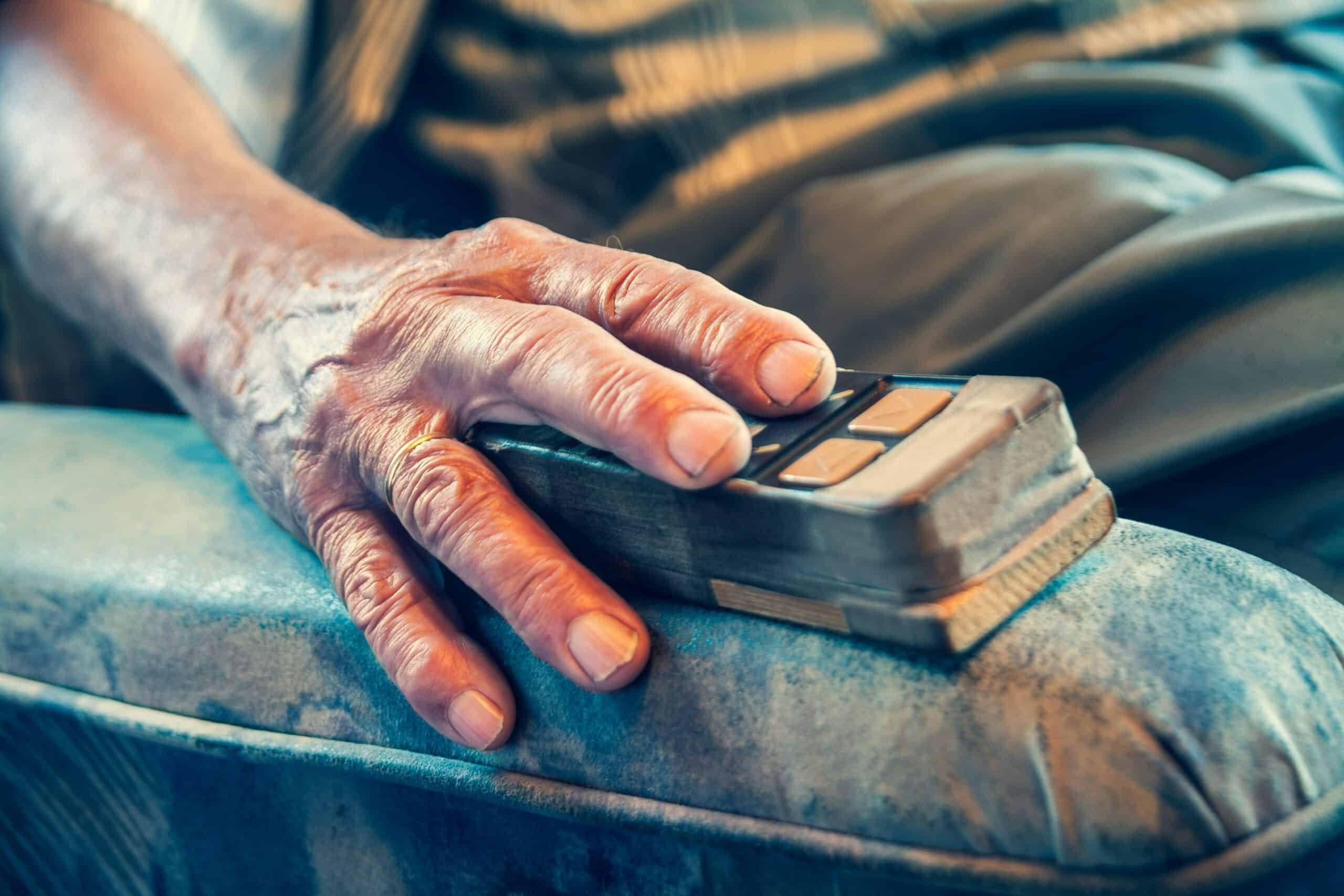 Best Lift Chairs for Seniors in 2026: Position Count, Seat Fit, and Getting Up Safely