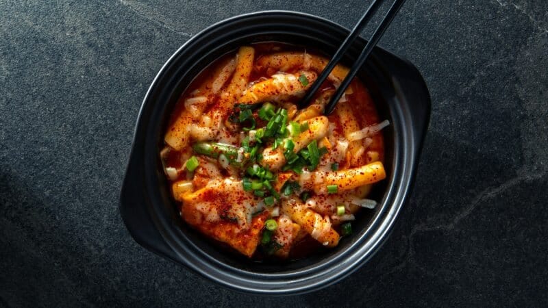 Does Eating Spicy Food Before Bed Cause Nightmares: What Is Actually Happening