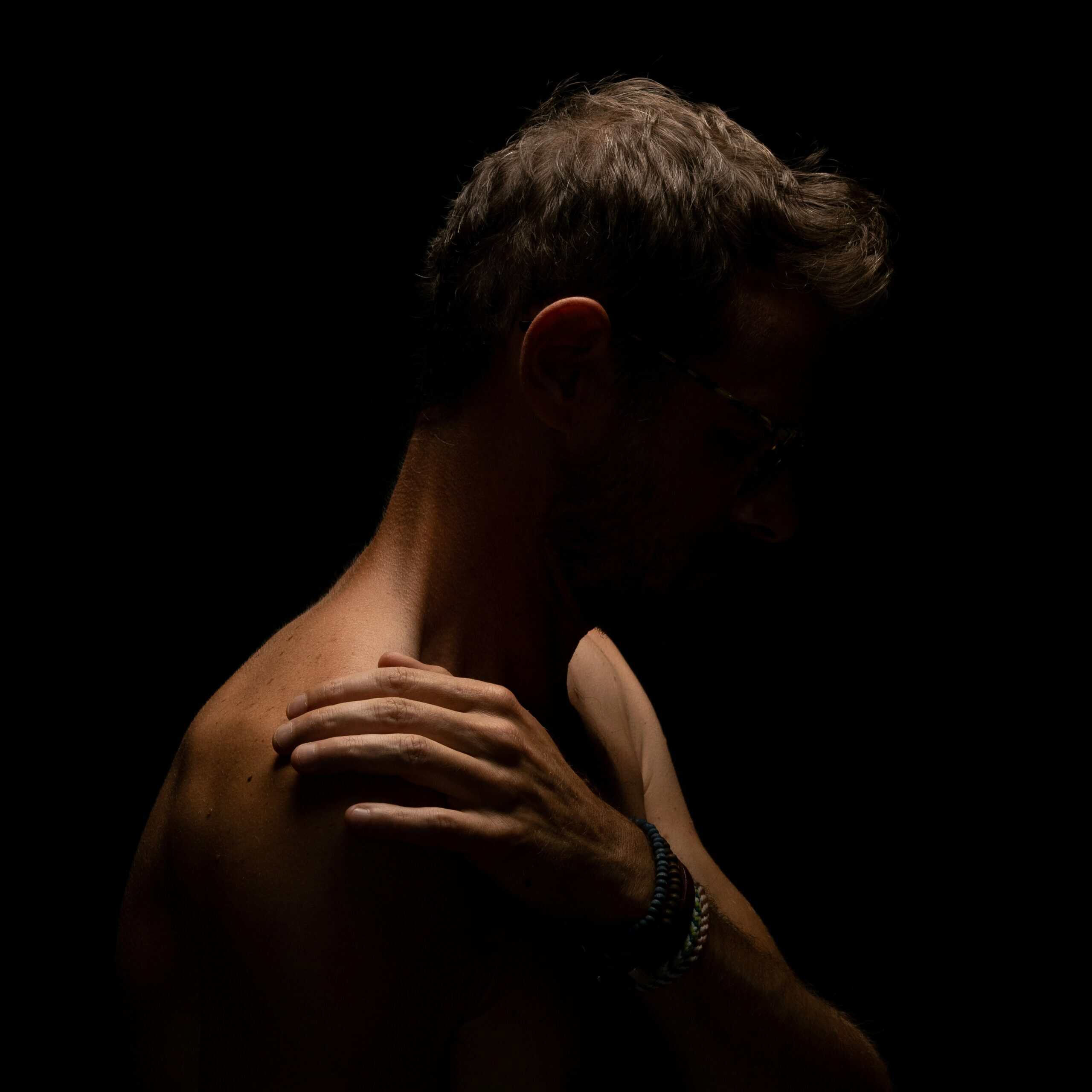 Best Shoulder Slings and Braces for Sleeping in 2026: Immobilizers, Night Straps, and Surgeon’s Orders